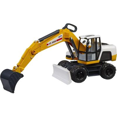 BRUDER ESCAVATORE SU RUOTE