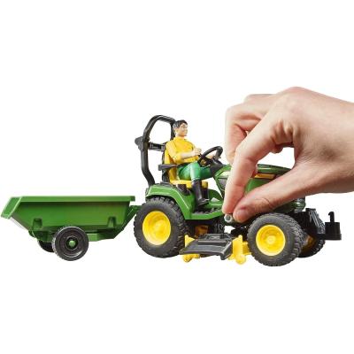 BRUDER JOHN DEERE TRATTORE TOSAERBA