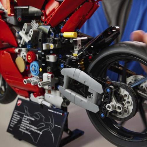 LEGO TECHNIC DUCATI PANIGALE V4 S  