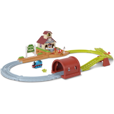 THOMAS & FRIENDS PISTA STAZIONE SUONA LA CAMPANA